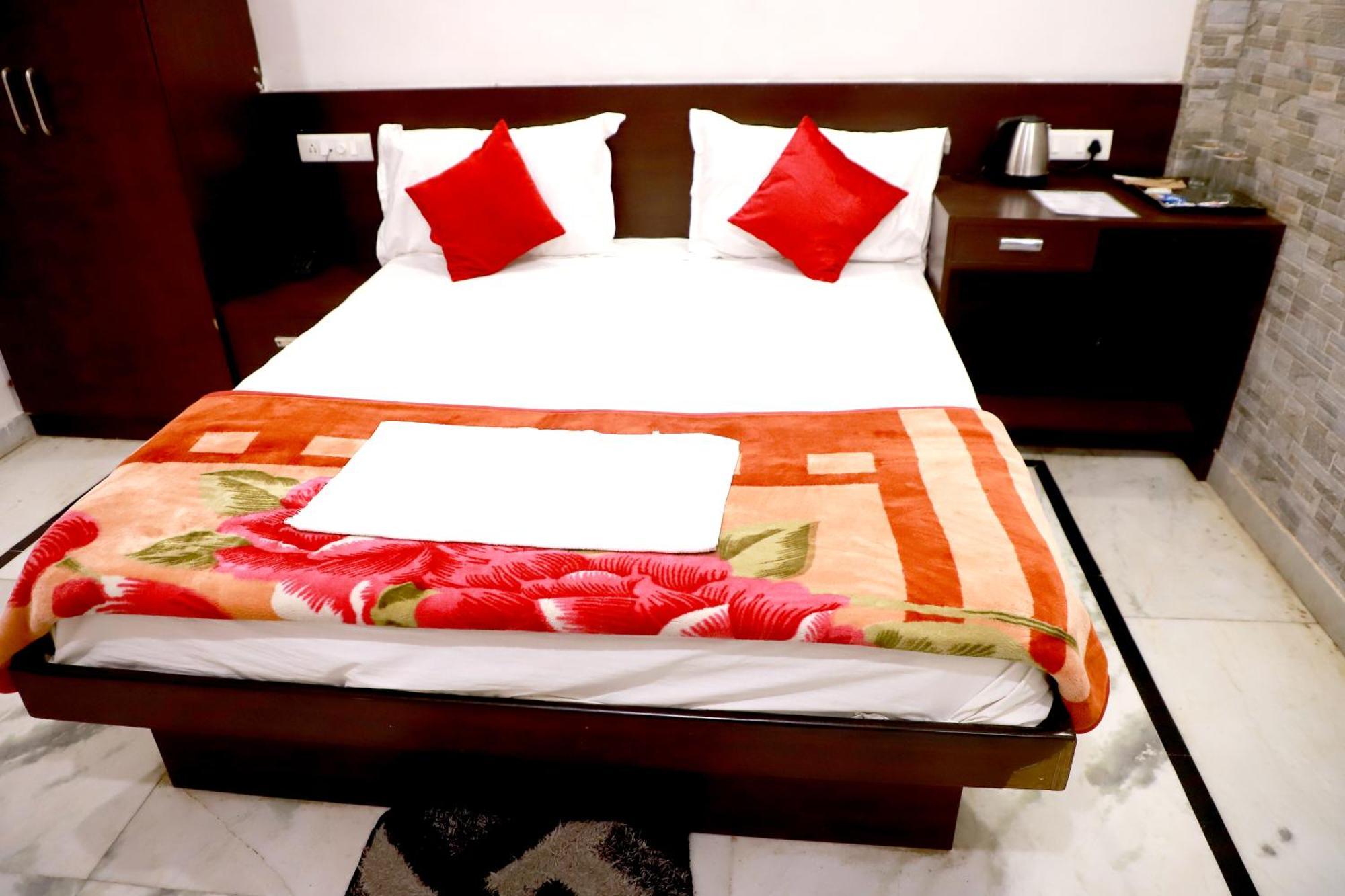 Hotel River View Khagaria Eksteriør bilde